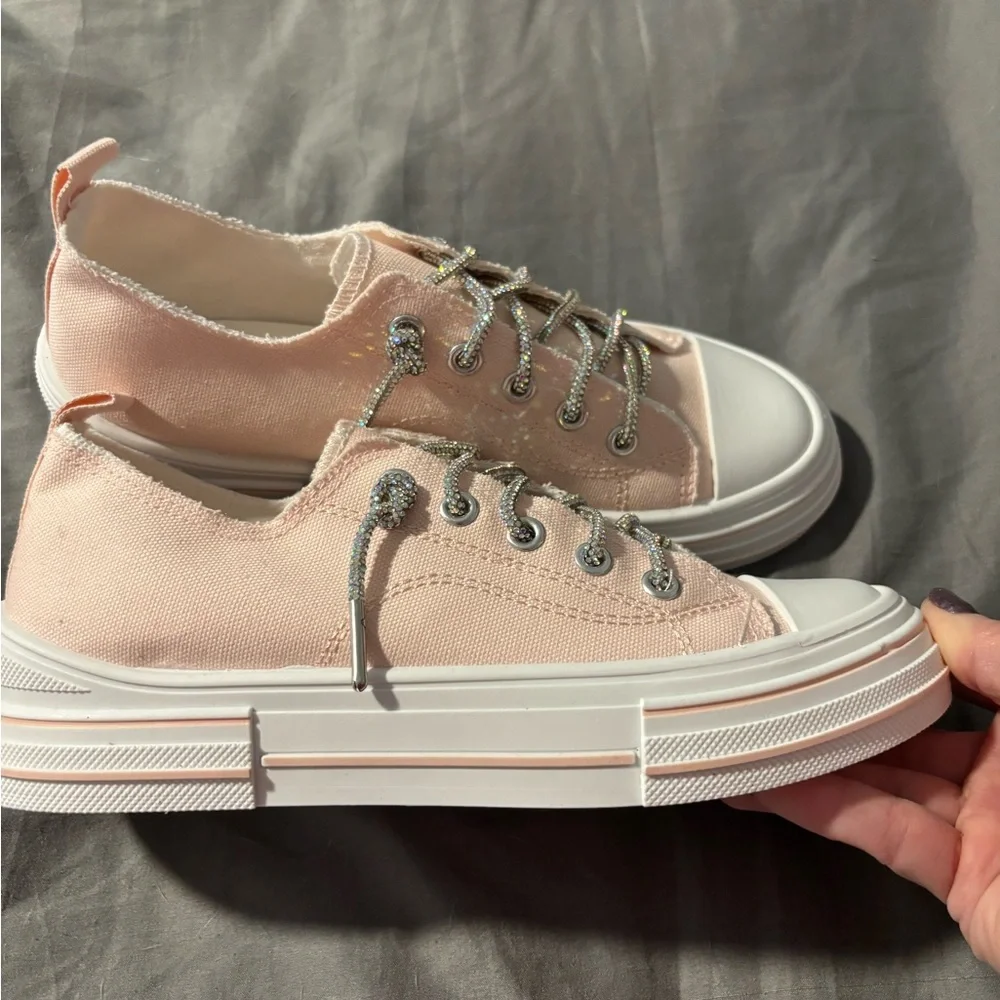 Very G Light Pink Canvas Sneakers - Picture 1 of 3